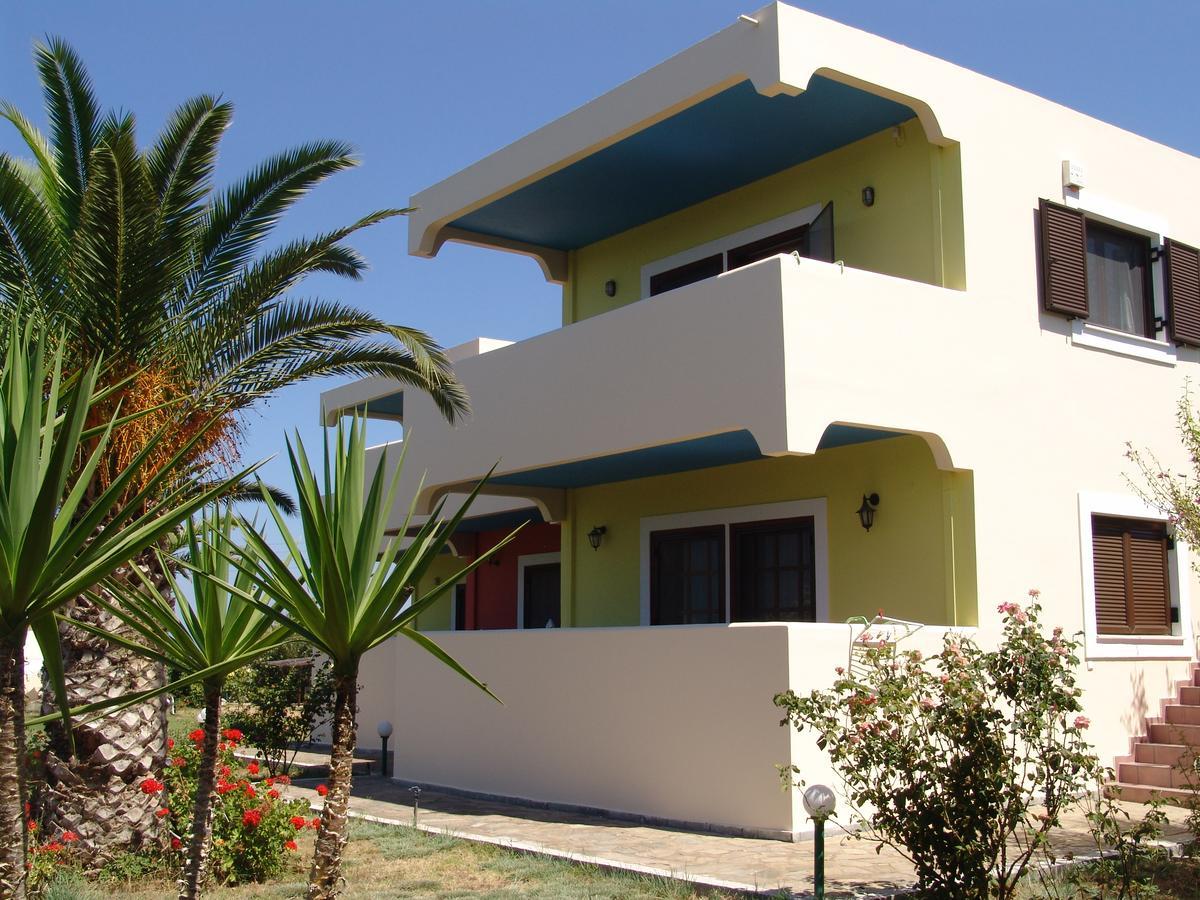Terpsichore Apartments Kyparissia Exterior foto
